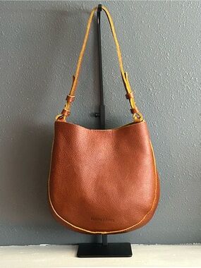 Portland Leather Olivia Shoulder Bag in Sienna